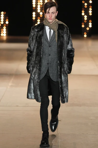 Look 1